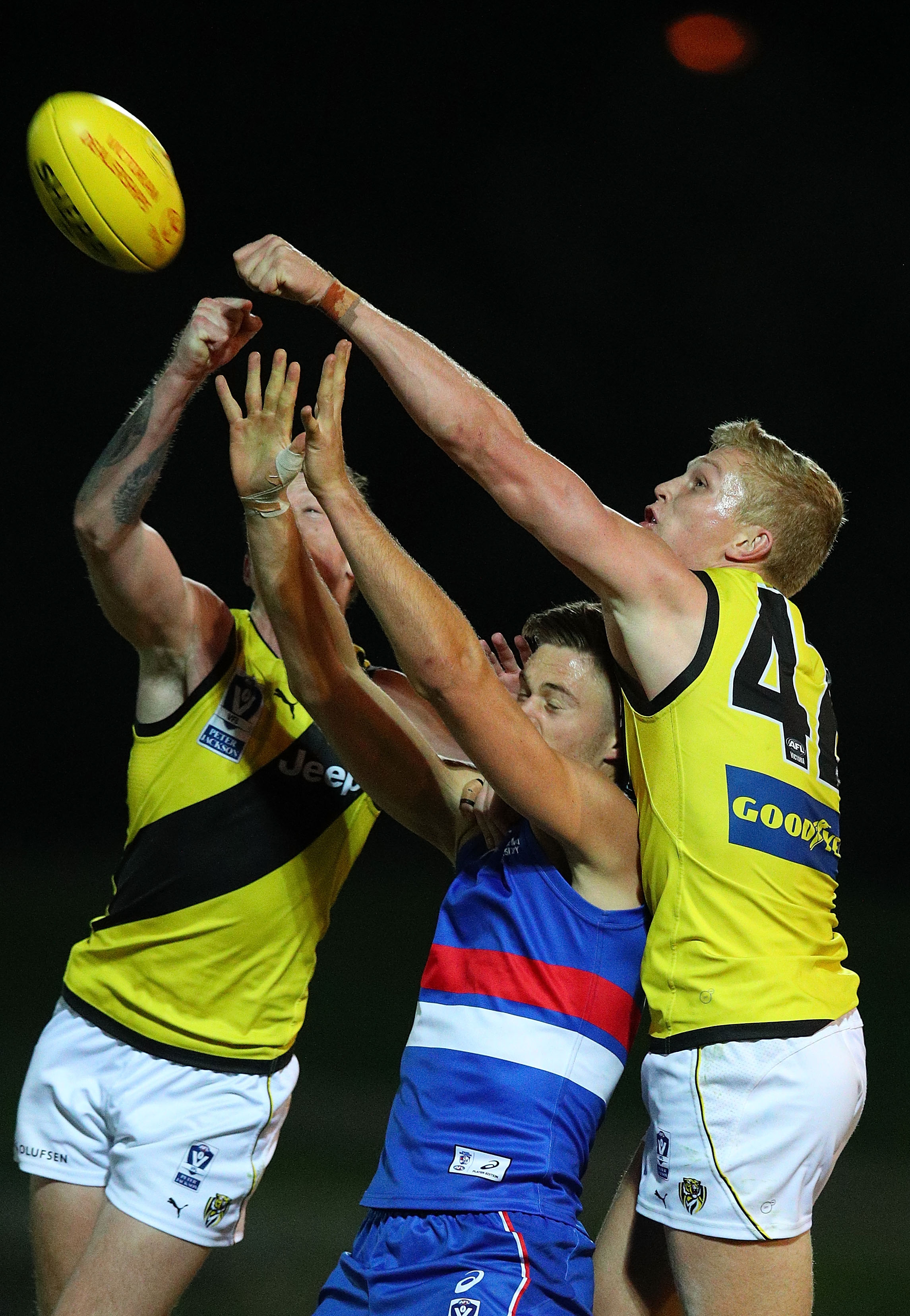 VFL Report: Round 5