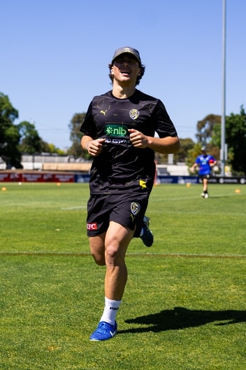 Zane Peucker - AFL Training November 24