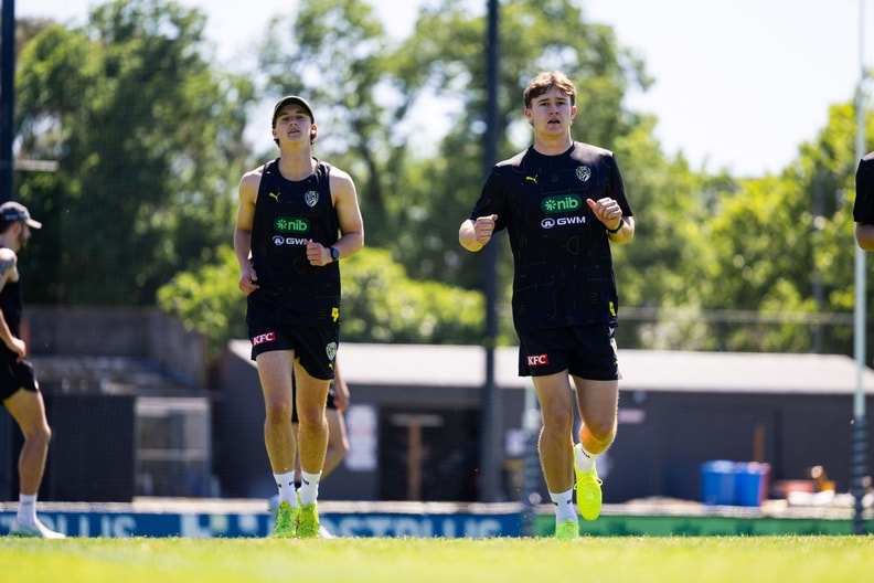 Noah Roberts-Thomson, Sam Cumming - AFL Training November 24