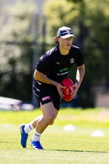 Zane Peucker - AFL Training November 24-4