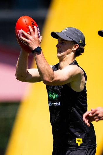 Noah Roberts-Thomson - AFL Training November 24