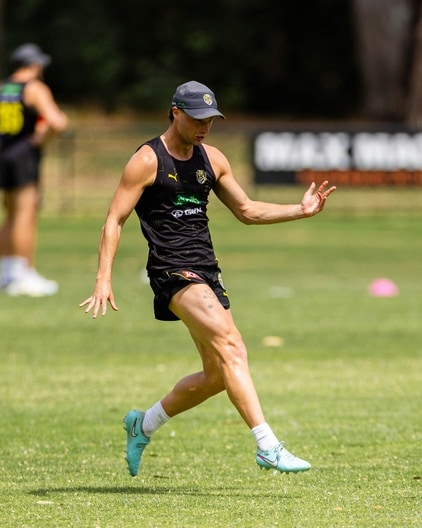 Tyler Sonsie - AFL Training November 28