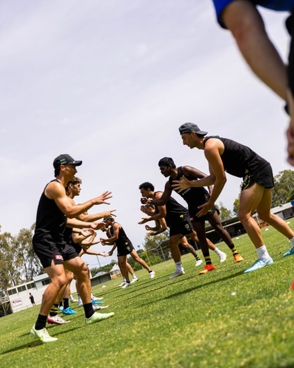 Team - AFL Training November 28-6