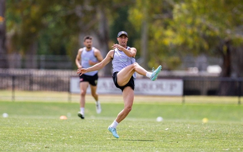 Tyler Sonsie - AFL Training November 28-2