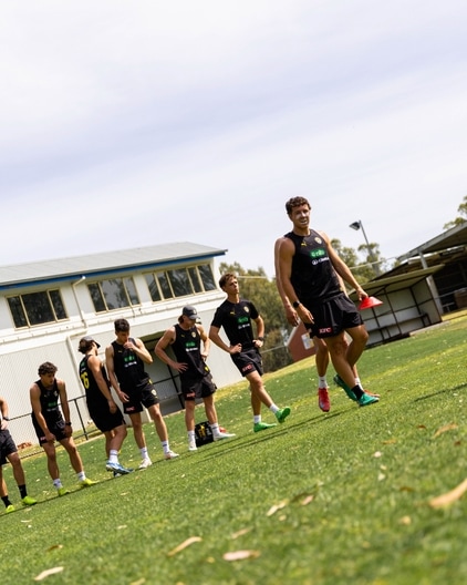 Team - AFL Training November 28-5