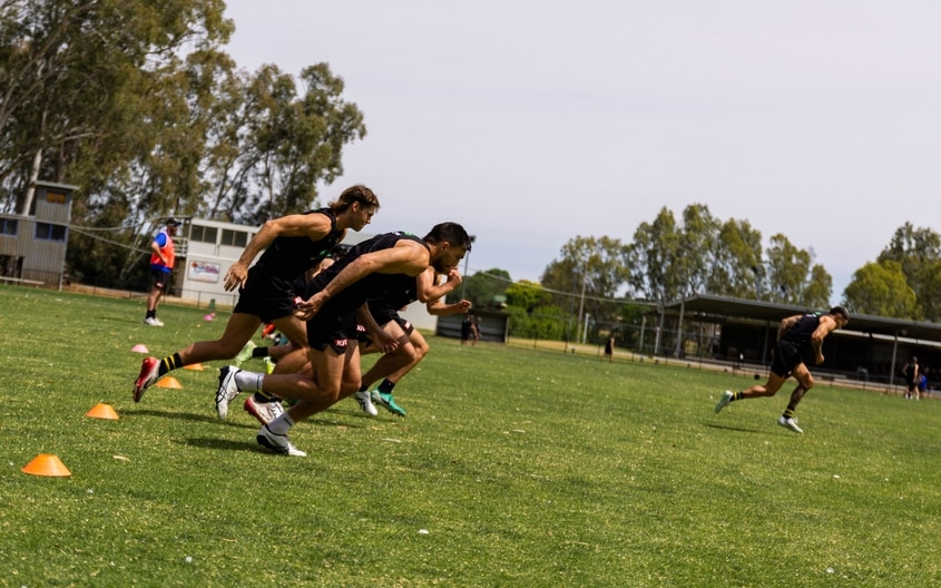 Team - AFL Training November 28-8