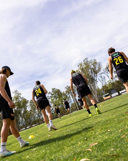 Team - AFL Training November 28-4