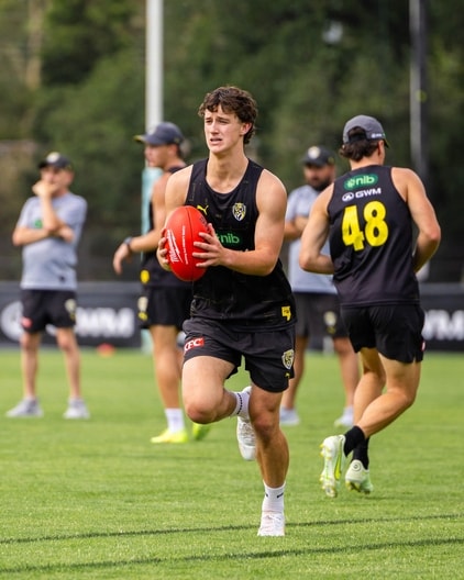 Noah Roberts-Thomson - AFL Training, January 8-2