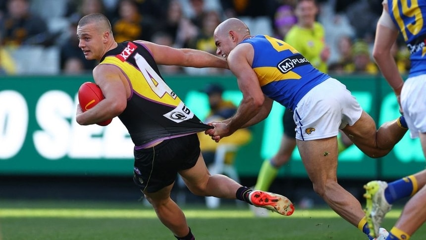 AFL Round 21: Electric scenes as Lalor’s sealer brings house down